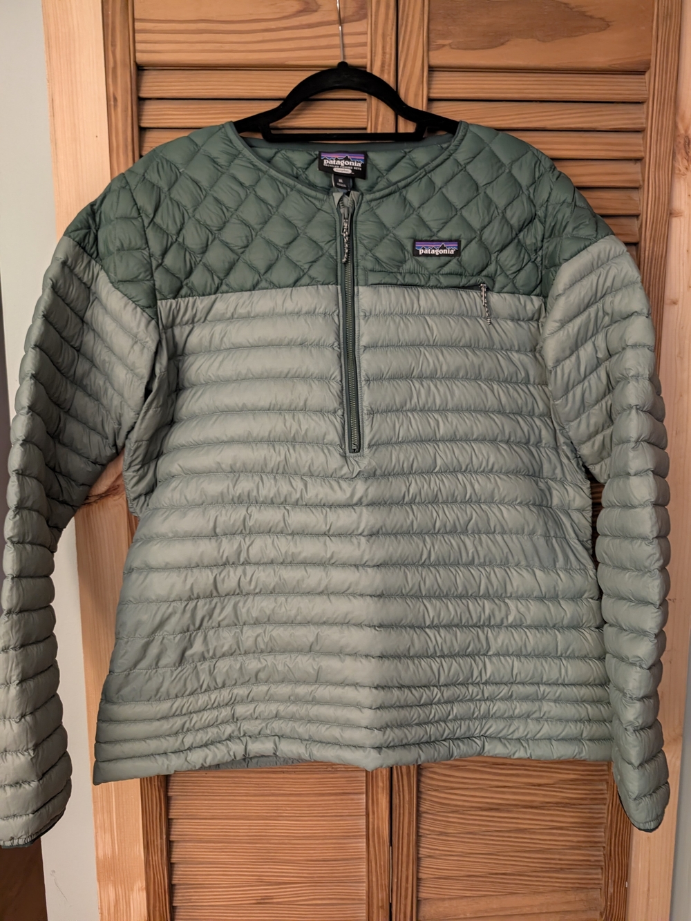 Patagonia Women’s AlpLight Down 1/2 Zip Pullover — Sage Green- XL